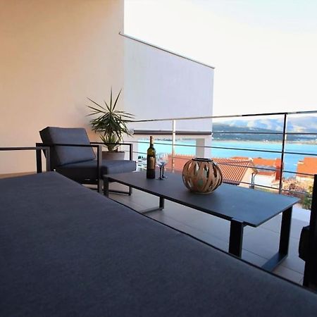Luxury Villa Lana Apt, Seaview Terrace, Large Outdoor Space, Bbq Trogir Ngoại thất bức ảnh