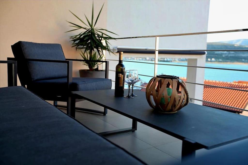 Luxury Villa Lana Apt, Seaview Terrace, Large Outdoor Space, Bbq Trogir Ngoại thất bức ảnh