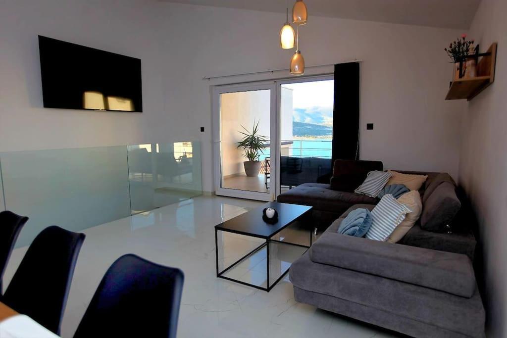 Luxury Villa Lana Apt, Seaview Terrace, Large Outdoor Space, Bbq Trogir Ngoại thất bức ảnh