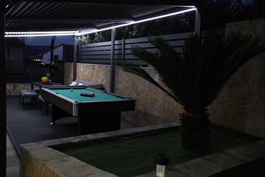 Luxury Villa Lana Apt, Seaview Terrace, Large Outdoor Space, Bbq Trogir Ngoại thất bức ảnh